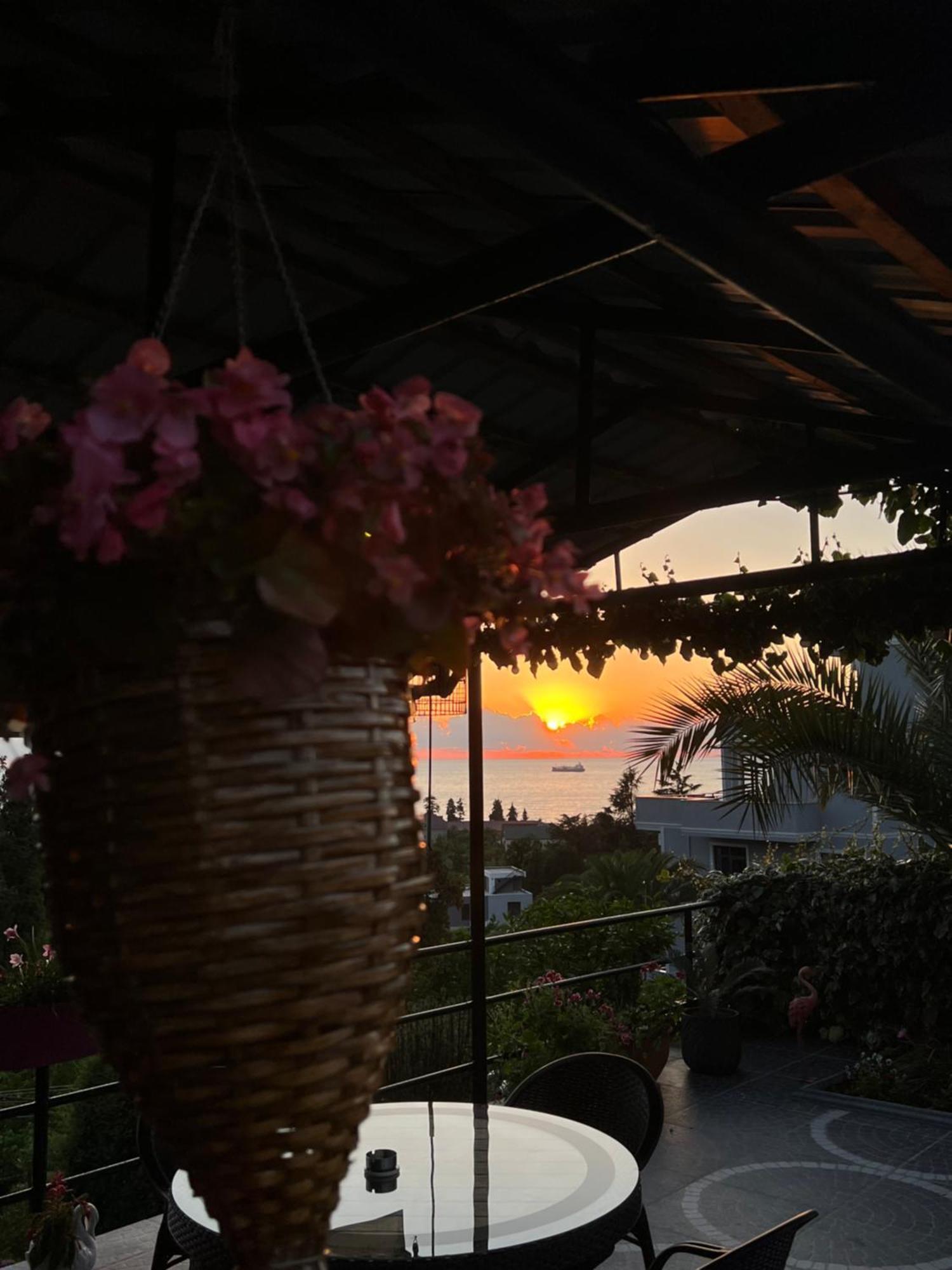 Kemeni Garden Hotel Batumi Exterior foto